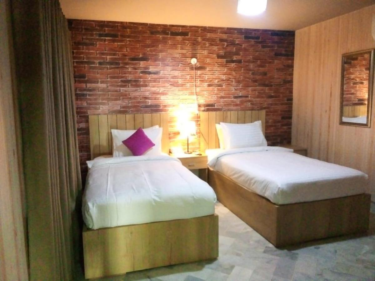 Bondi Beach Resort Karachi Bagian luar foto